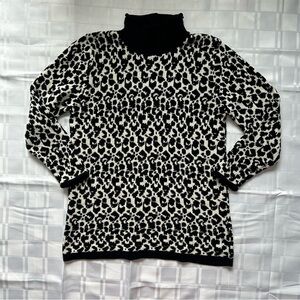 Vintage Snow Leopard Print Mock Neck Long Sleeve Knit Sweater